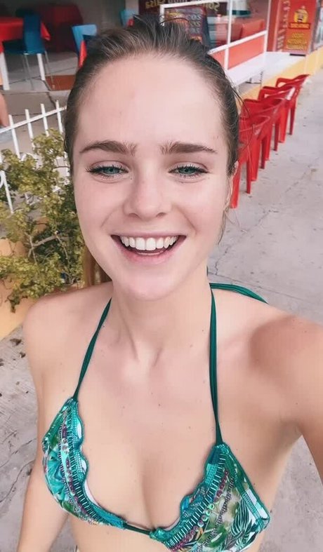 visage blond uniquementfans assez exclusif photo