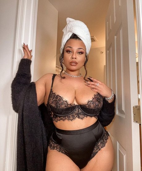 yoga sensuel onlyfans exclusivité de haute qualité des photos