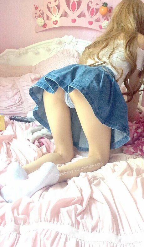 Strawberry kisu actrice sexy images