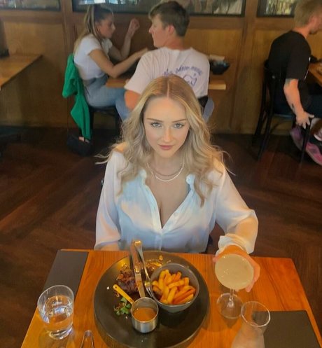 Ruby Pearl Esler actrice artistique image