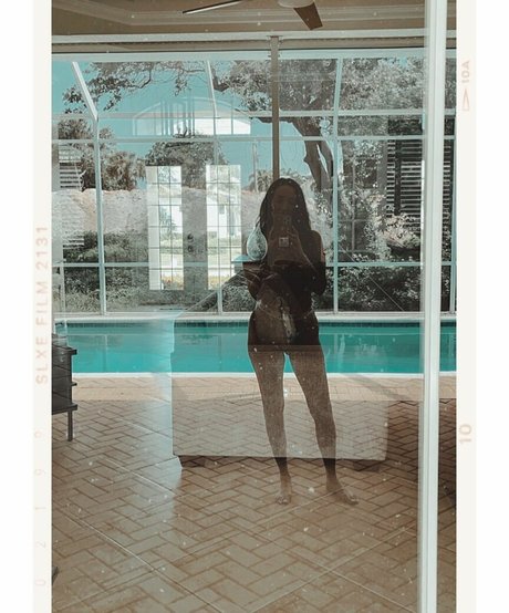 bang uniquementfans sexy érotique images