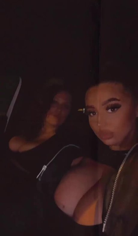 belle ladyboy onlyfans porno chaud des photos