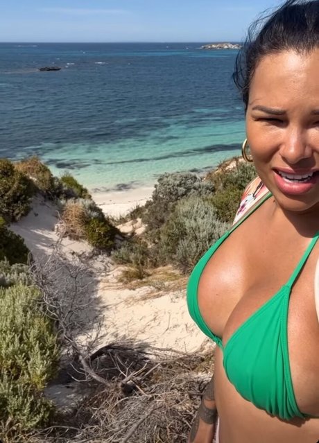 Ariadna Arantes modèle de haute qualité archive