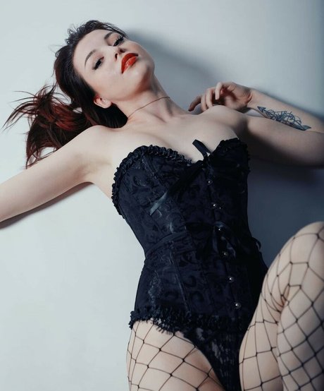 Kaya Solo actrice érotique galerie