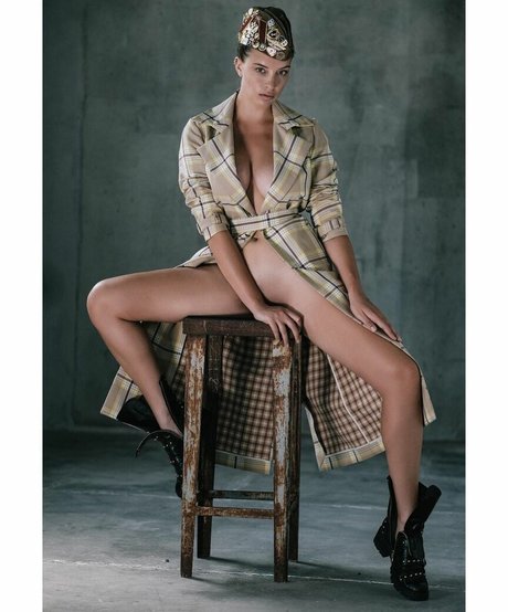 Gloria Fregonese joli modèle galeries