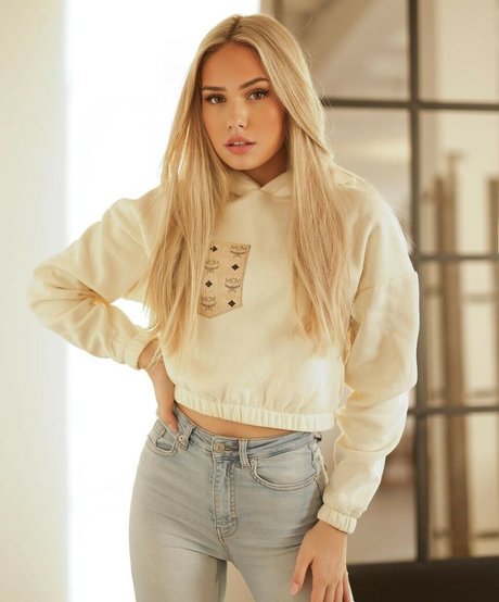 lifewithaliina belle actrice image