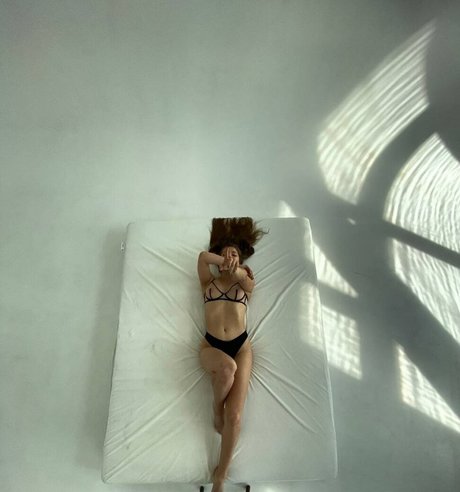 Alla Mill étoile magnifique archive