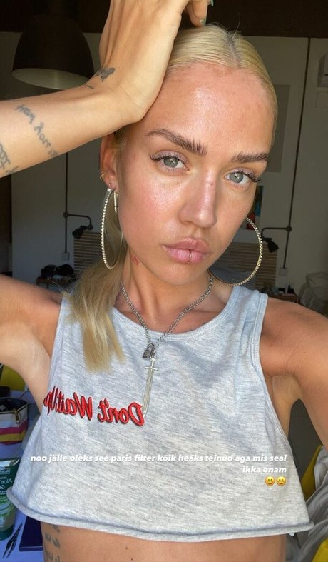 Madeleyn Kurg star du porno chaud photo