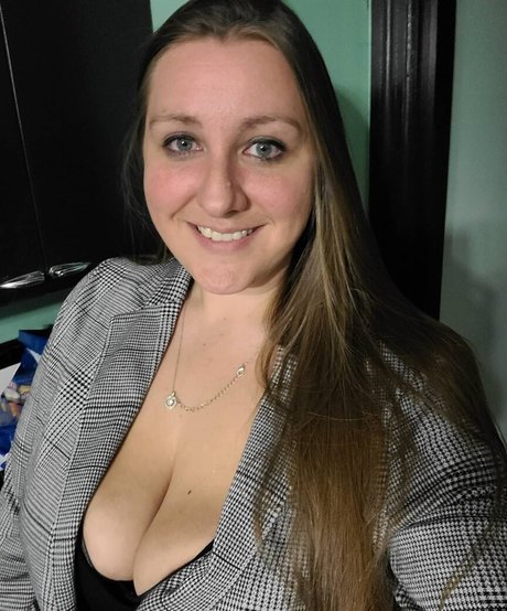 Caityy Cakesss étoile exclusive img