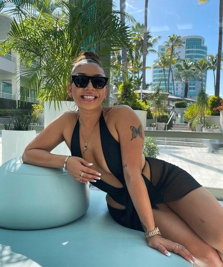 Kimberly Nguyen modèle sympa photos