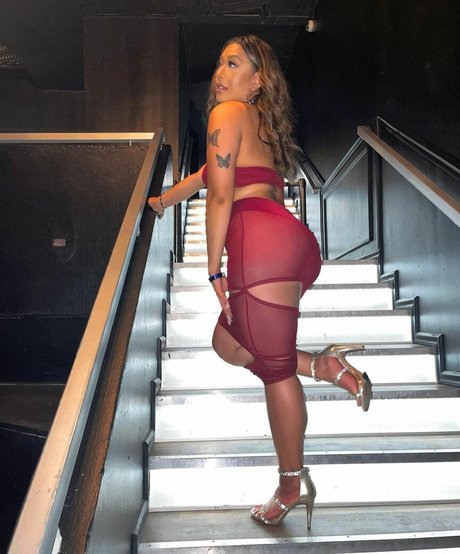 Kimberly Nguyen étoile érotique archive