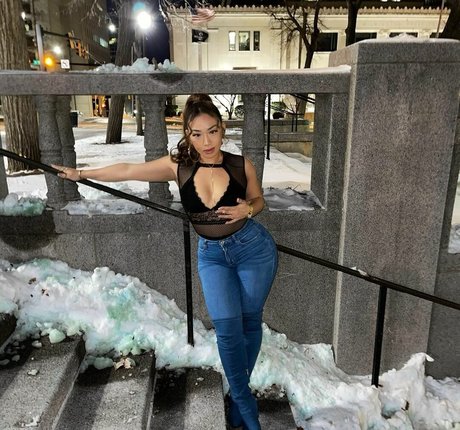 Kimberly Nguyen star du porno chaud collection