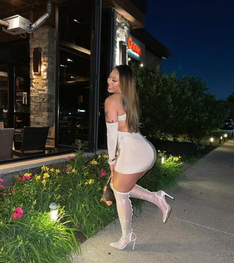 Kimberly Nguyen star du sexe des photos