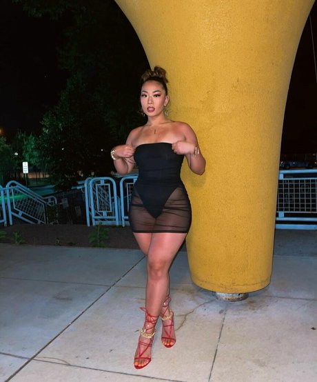 filles célèbres onlyfans sexy sympa images