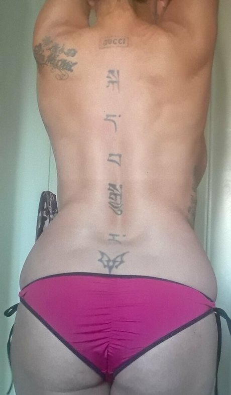 Julie K Smith modèle gratuit img