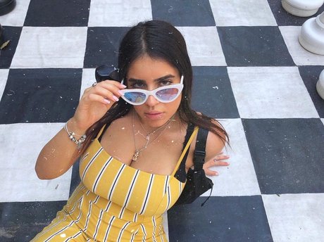 Almog Bismuth modèle xxx image