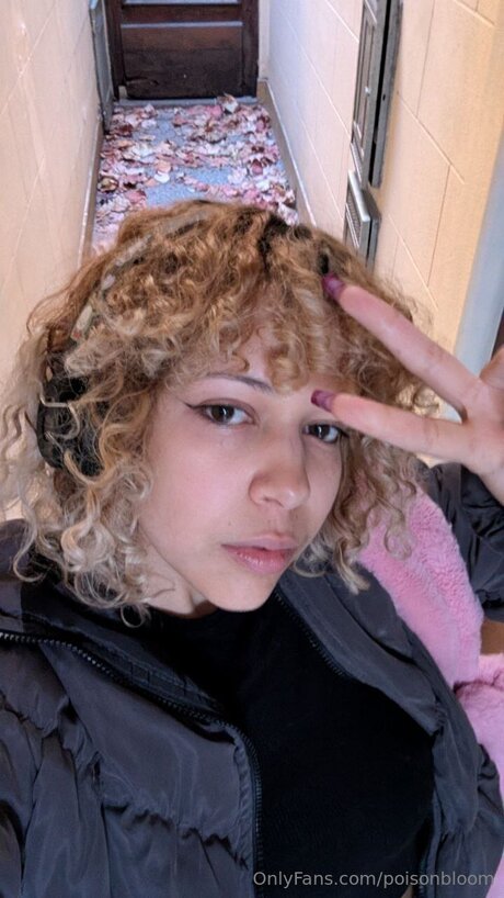 poisonbloom étoile chaude image