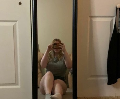 yours___truly___sav1 actrice porno photo