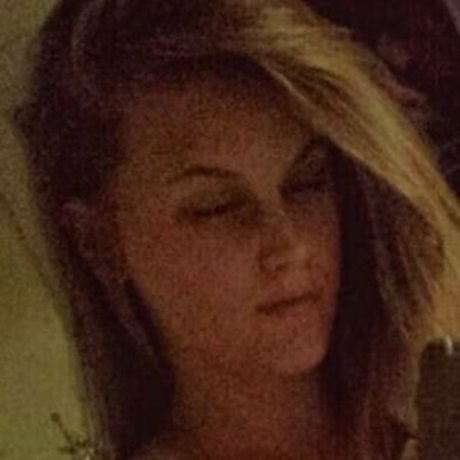 Tnbaecker modèle érotique images