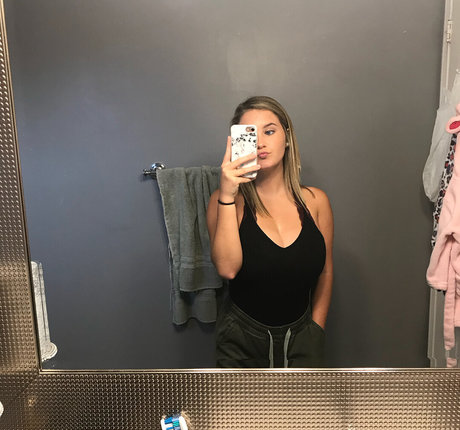 Paige F modèles nus des photos