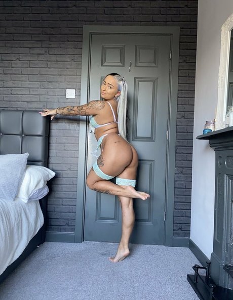 Milsx modèle pornographique des photos