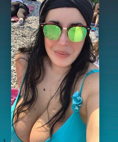 femme nue onlyfans haut por archive