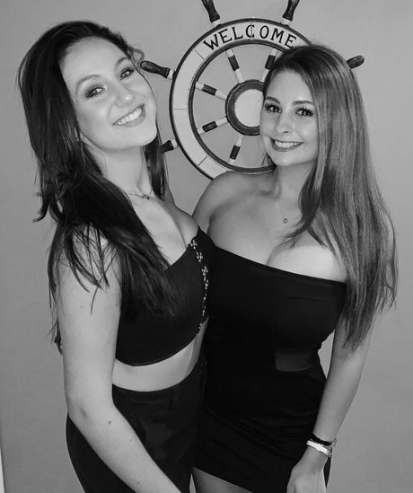 brunette onlyfans xxx nus archive