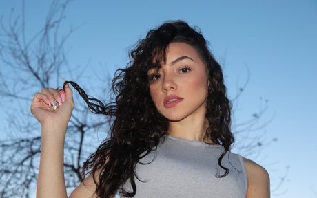 éjacule sur la langue onlyfans gratuit parfait photo