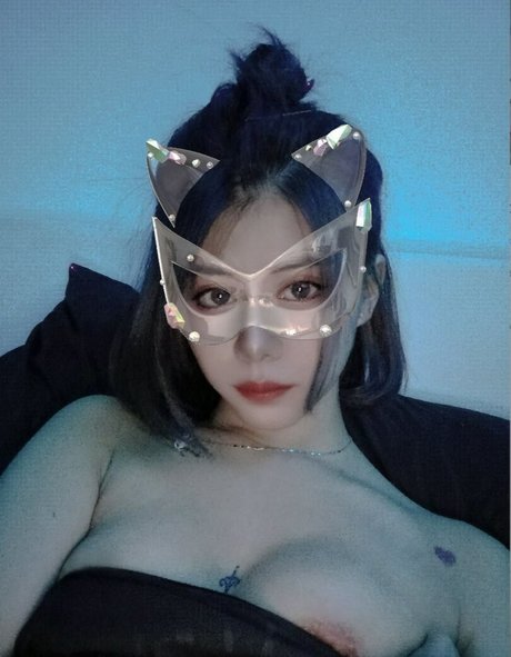 HyunIris modèle exclusif image