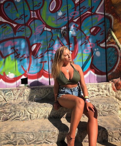 Shachar Alkoser actrice artistique photos