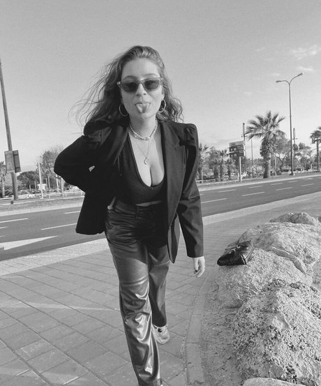 Shachar Alkoser jolie actrice collection