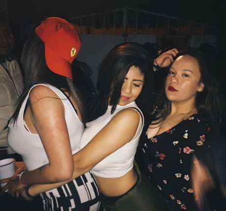 massage lesbien onlyfans belle gratuite image