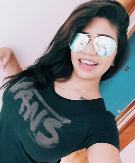 Kimberly Hdeez star du porno images