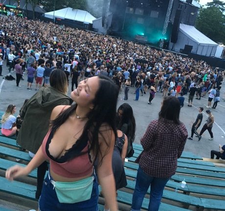 adolescent maigre onlyfans belle qualité photo