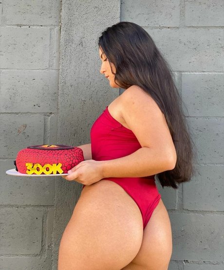 Jhennifer Goulart star du porno adulte img