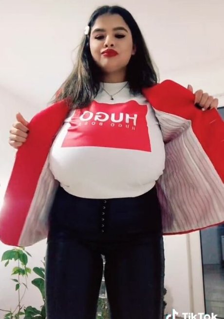 Melannia modèle érotique img