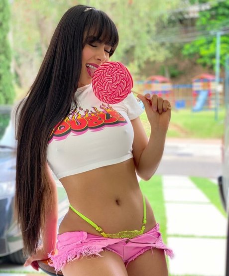 Juliana Caetano joli modèle galeries