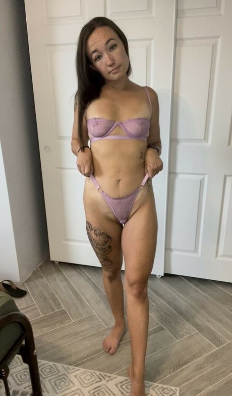 Xxxkhloekarter modèle porno photos