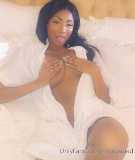 monaebad modèle chaud images