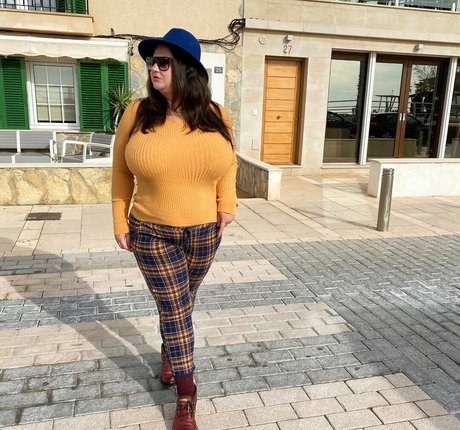 Caliope actrice sexy images