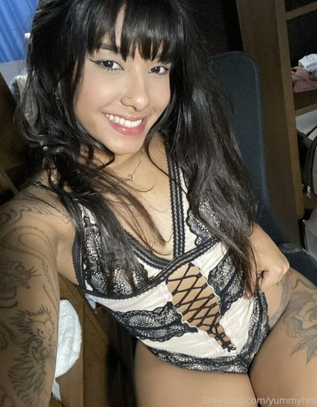 Yummy Chan star du porno hd galerie