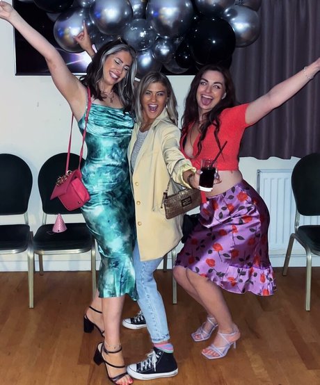 vacances onlyfans nu img