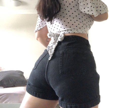 fellation asiatique onlyfans sexy jolie images