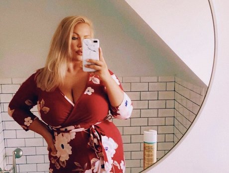 chaton courbé onlyfans magnifique parfait images