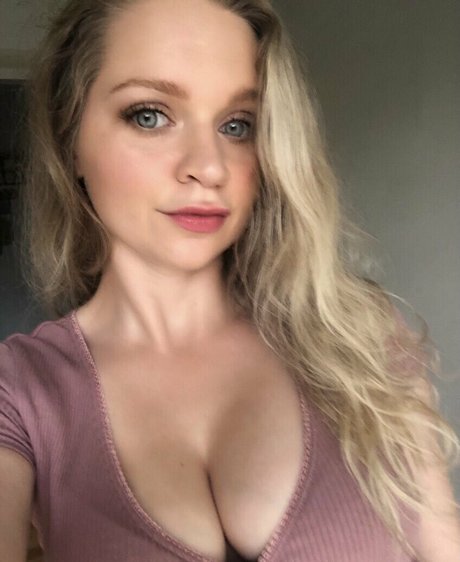 Lust4Lizzie modèle chaud archive