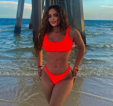 chaton courbé onlyfans art pornographique collection