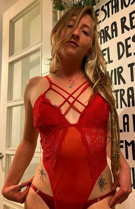 blonde aux gros seins onlyfans haute définition adulte img