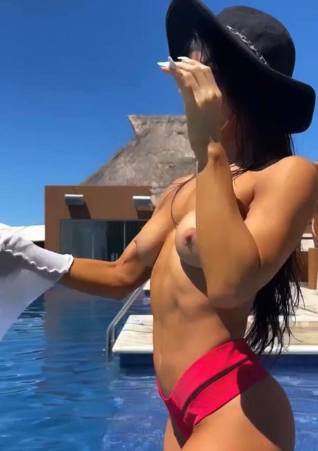 Daniela Fainus modèle sexy images