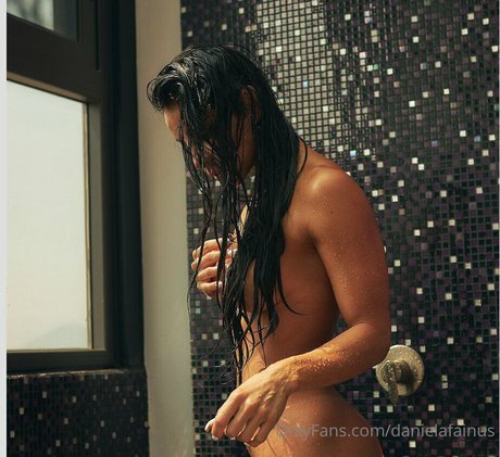 Daniela Fainus étoile sexy img