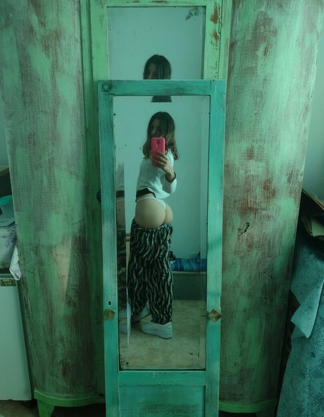 Yoko modèle érotique collection